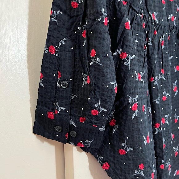 Host Pick NWT Torrid Emma black red floral crinkle long sleeve babydoll top 1X - Picture 8 of 11